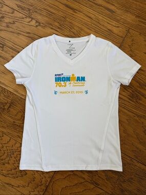 IronMan White Zorrell V-Neck Short Sleeve Women's Tee Top Size Small